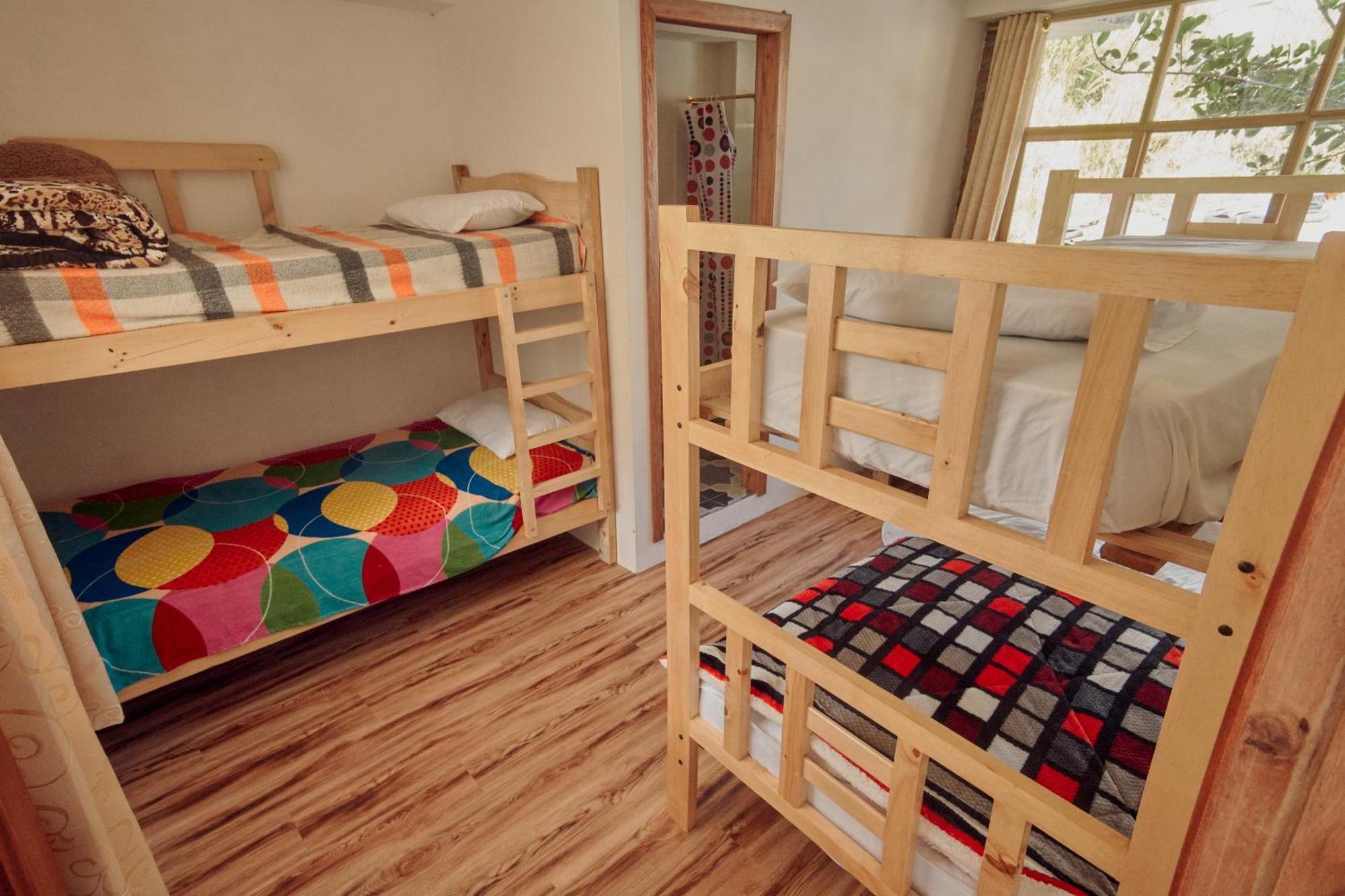 بانيوس Backpackers-Balcones-River-Lodge المظهر الخارجي الصورة